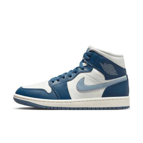 Air Jordan 1 Mid Sky Frozen Blue